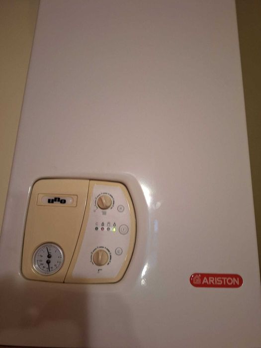 Vand centrala Ariston UNO