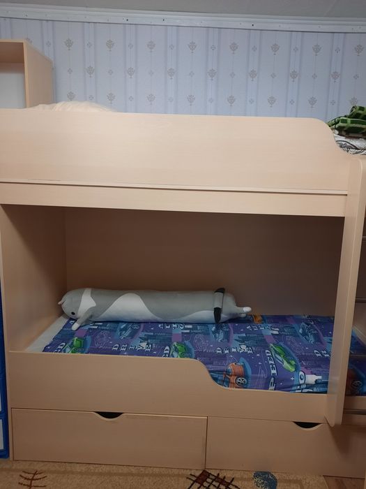 Продам двухярусную кровать