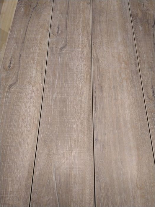 Нова дизайнерска трапезна маса