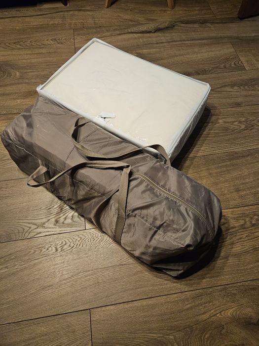 Сгъваема кошара Chipolino тип Next to me на две нива  с матрак