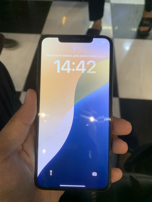Iphone Xs Max ideal srochna sotiladi