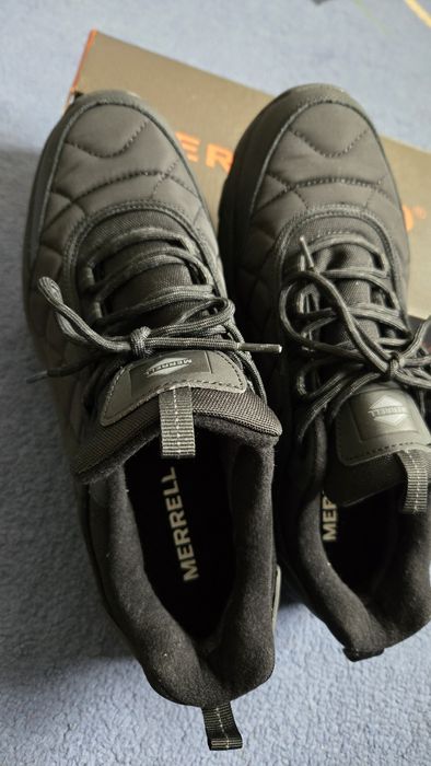 Продам MERRELL кроссовки