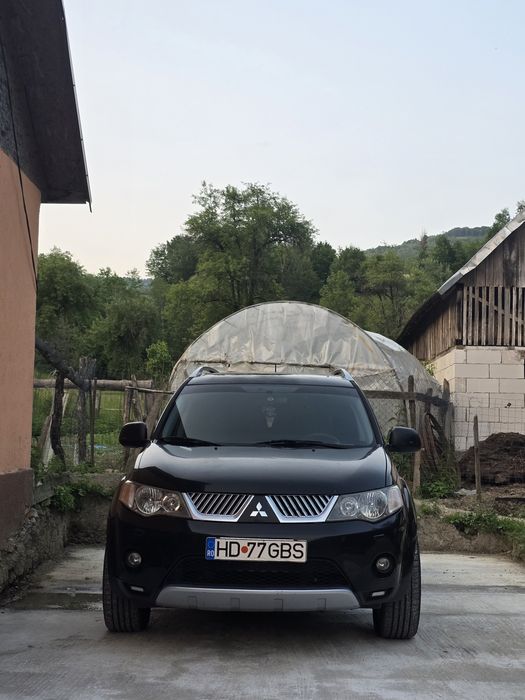 Mitsubishi Outlander II 2.0 7 locuri