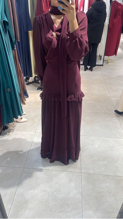 платья вечерние.