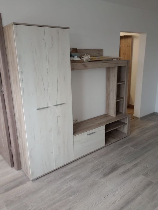 Închiriez garsoniera