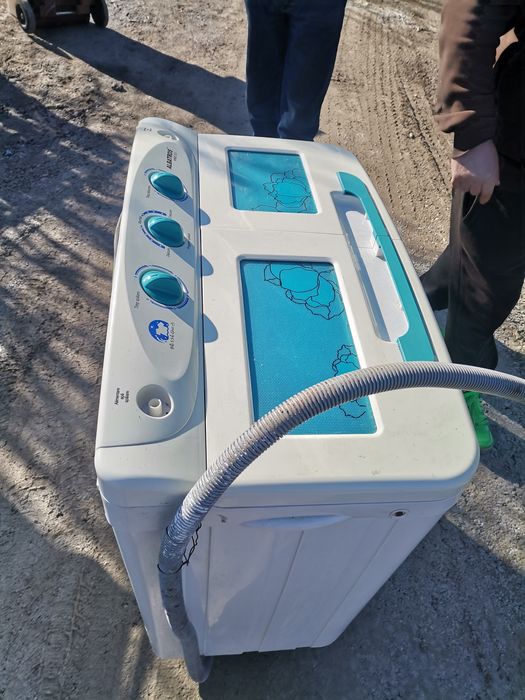 Mașina de spălat rufe semi-automata ALBATROS  cu storcator perfect fun