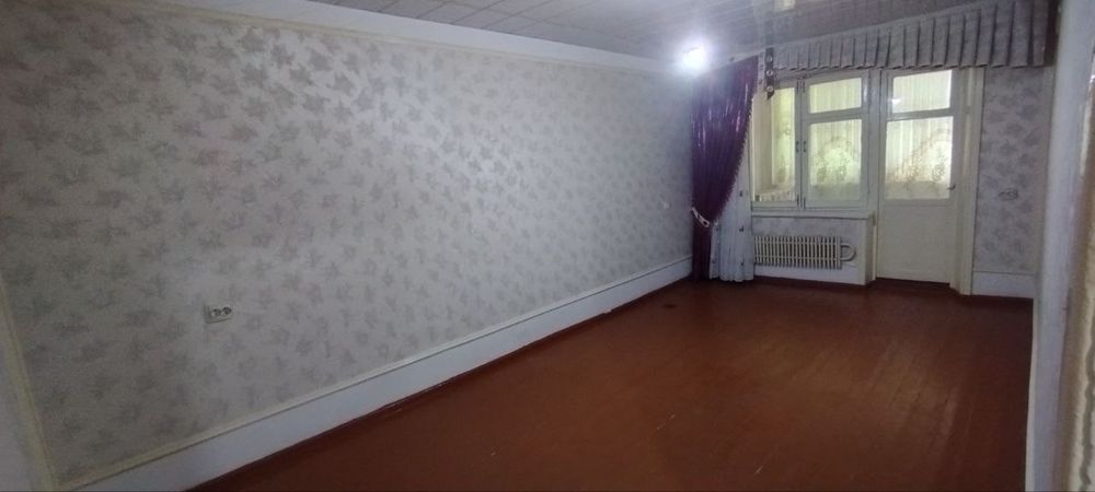 Gazalkent sh. Mustaqillik 38 dom 50 uy. 3 xonali 3 etaj