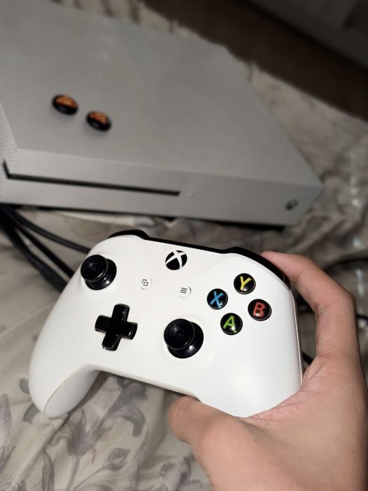 Xbox one S, 500 gb яхши состояние