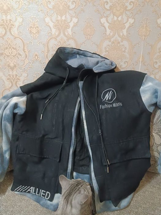 Продам куртку на подростка, парня на весну