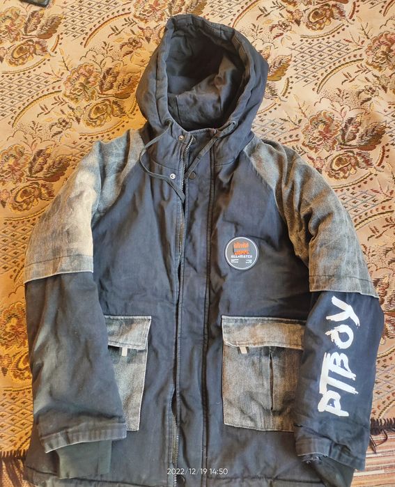 Продам демисезонную куртку на подростка 10-12 лет