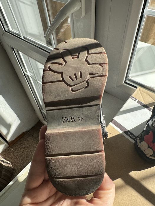 Ботинки zara 26 размер.