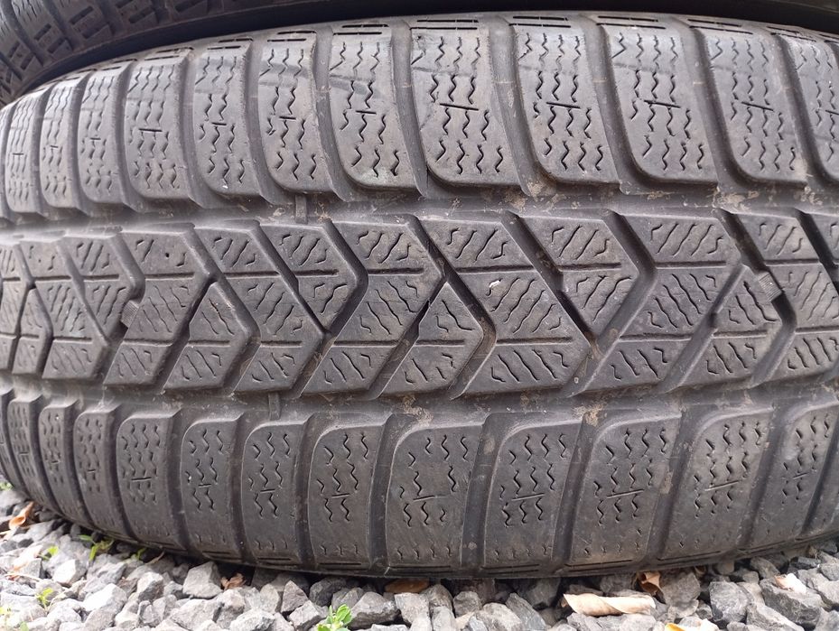 Anvelope 225/50/18 Pirelli
