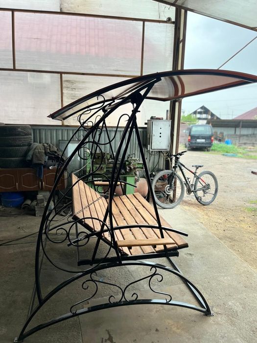 Беседка качеля для  сада и во двор