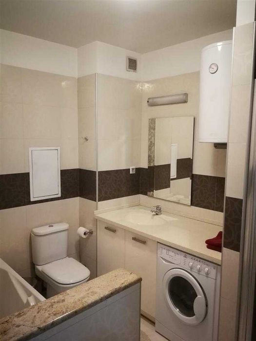 Дава се под наем Двустаен апартамент в Бургас, Лазур - 58 кв.м за 229.5 € - Снимка #3