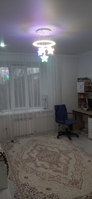 Продам евротрешку район 8 школа.