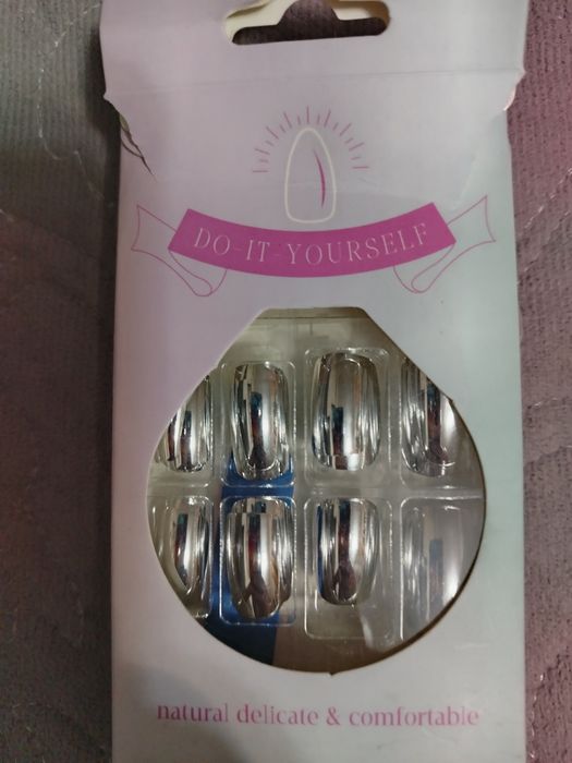 Продам. Ногти 4 упаковки