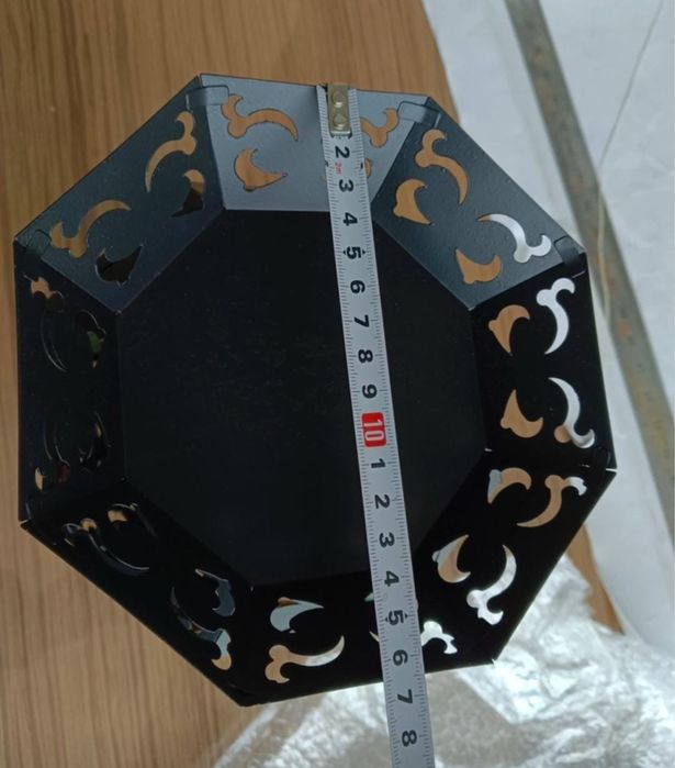 Металлический фанус (лампа)