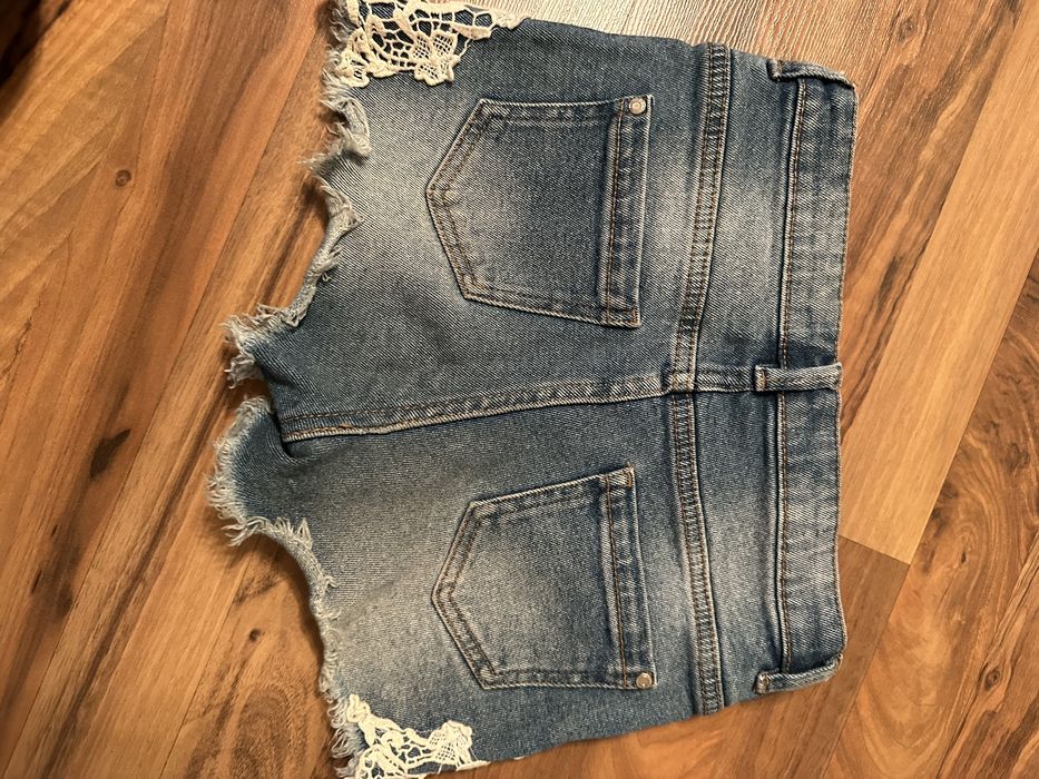 Pantaloni scurti blugi Reserved 10 ani