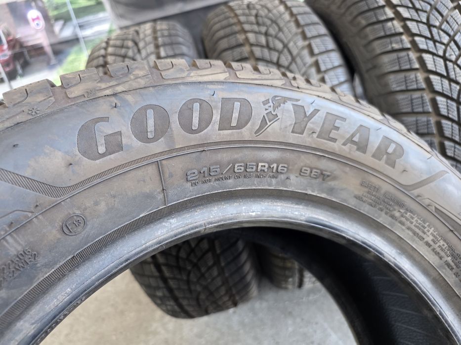 215/65/16 Goodyear 4бр