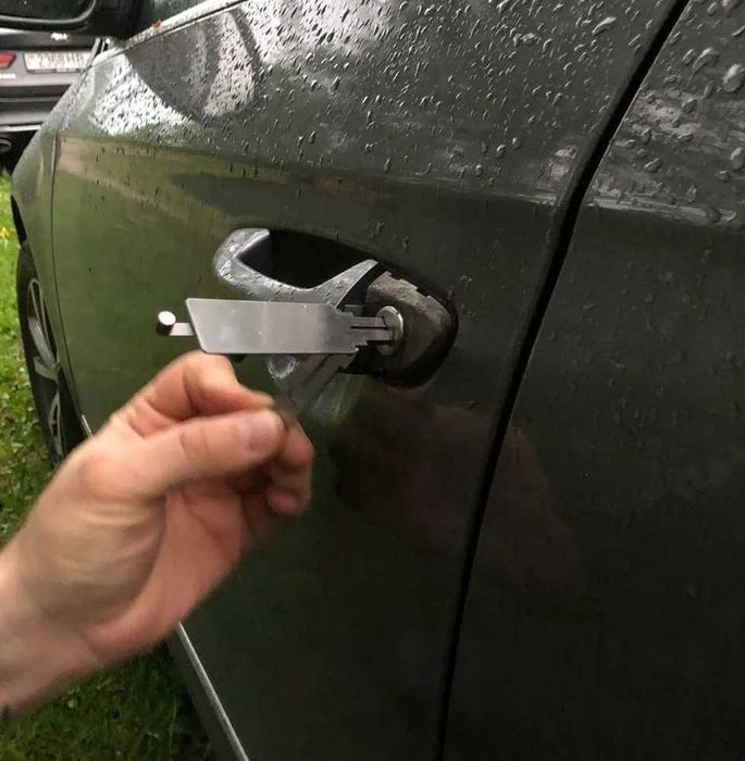 Вскрытие замков автомобиля \ Открыть машину срочно \ Без повреждения