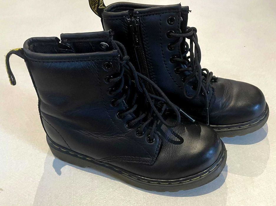 Bocanci Dr. Martens - marimea 28 EU