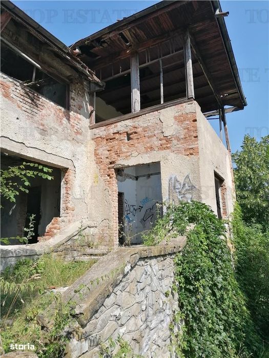 Teren 11230 m.p.  + Conac - necesita renovare