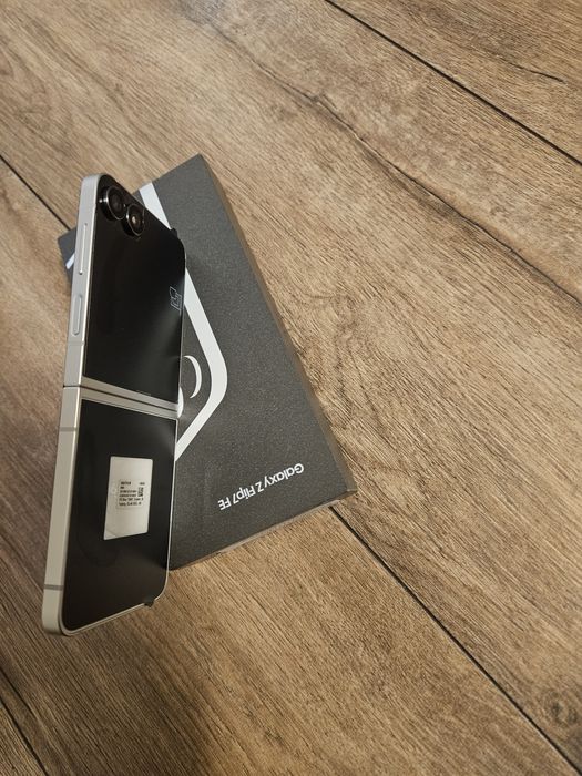 Z Flip 7 FE display impecabil 128GB