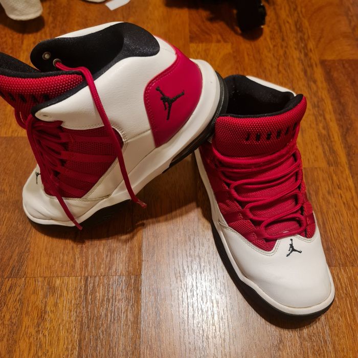 Adidasi Jordan Max Aura