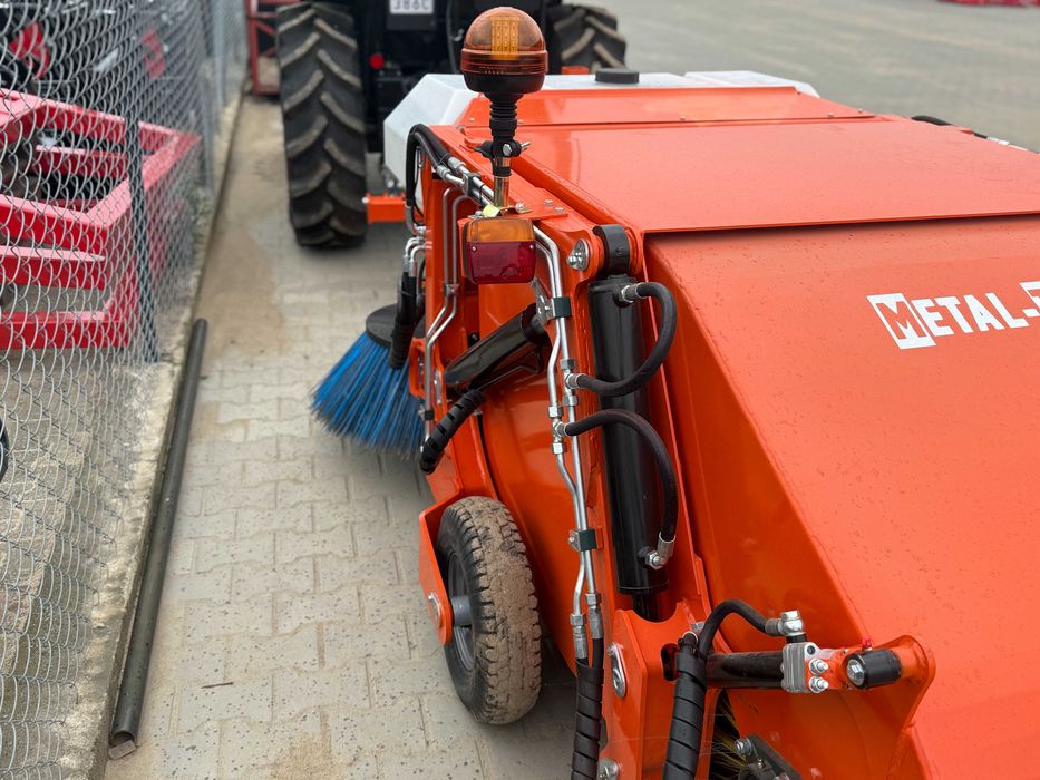 Măturătoare comunală autocolectoare pentru tractor - Piese de schimb