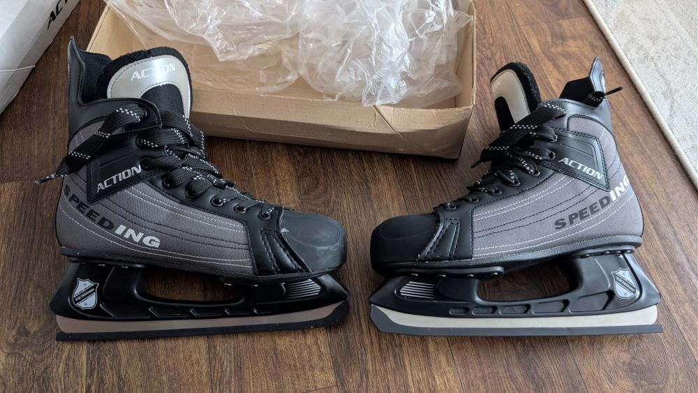 Хоккейные коньки Action