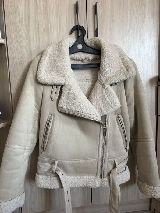 Продам  куртку в хорошем состоянии