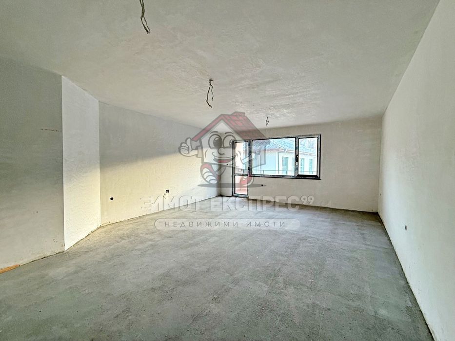 Продава се Тристаен апартамент в Асеновград - 118 кв.м за 1060 €/кв.м - Снимка #1