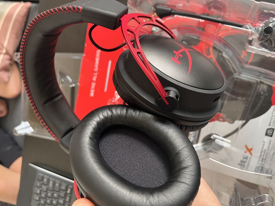 HyperX Alpha безжични слушалки