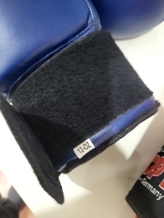 Продам боксерские  перчатки