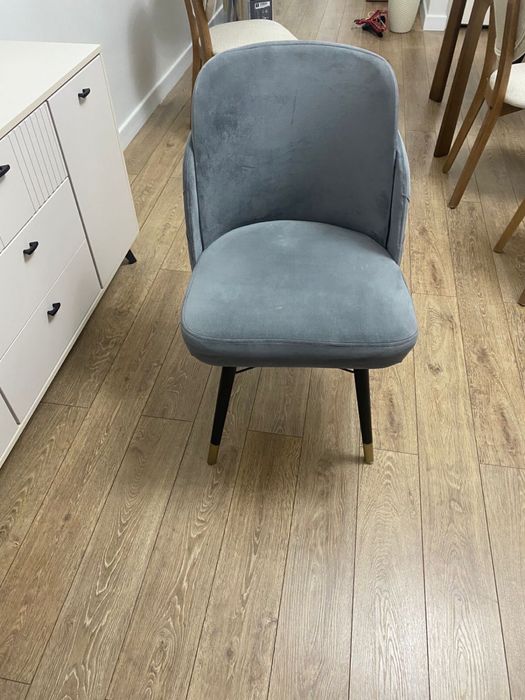 Продам комплект стульев 4 штуки