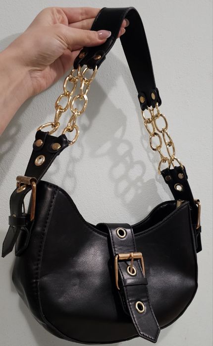 Дамска черна чанта