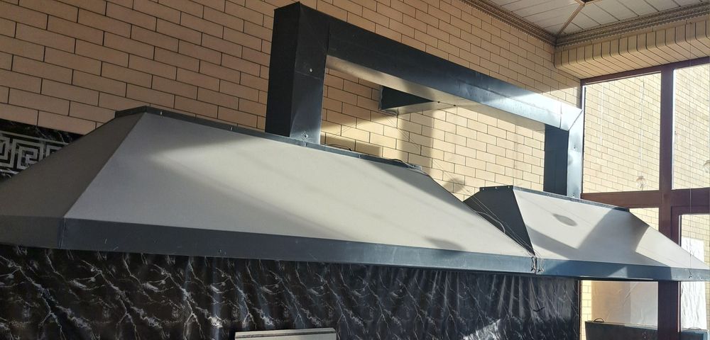 Сотилади зонт витшка 2 та 2 метрга 80   келишамиз