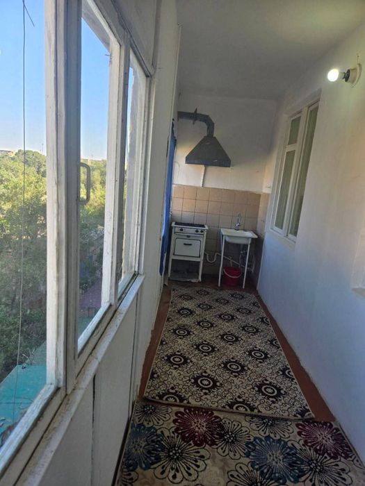 6 метр балконга эга 1 хонали квартира  ижарага берилади