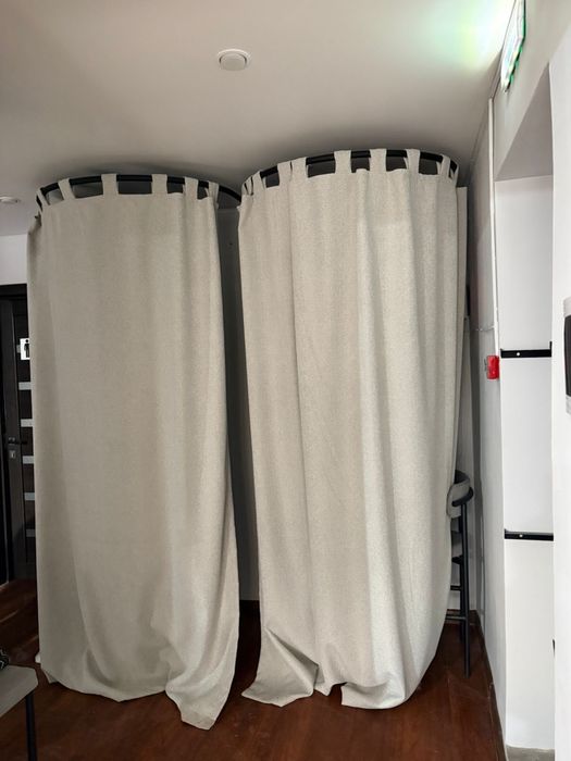 Рейлы,раздевалка,диван с пуфиком,зеркало