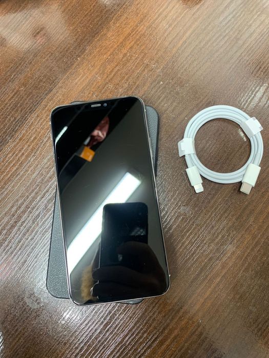 Айфон 11 про Макс в хорошем состоянии