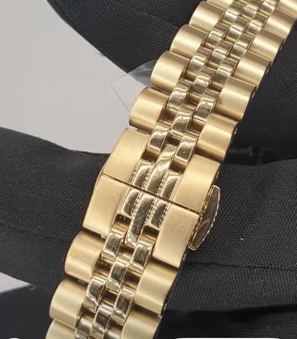 Часы швейцарские Jacques Du Manoir