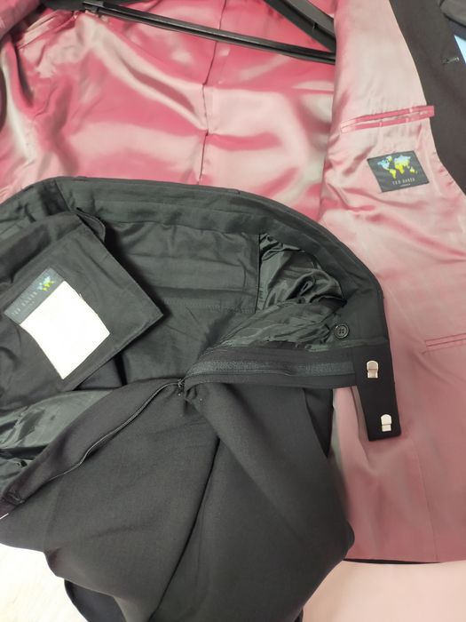 Costum negru bărbați TED BAKER mărime 52 stare impecabilă