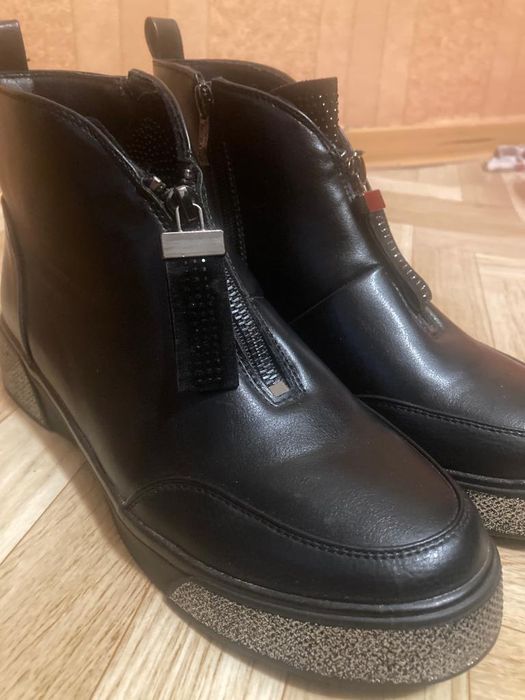 Ботинки  женские