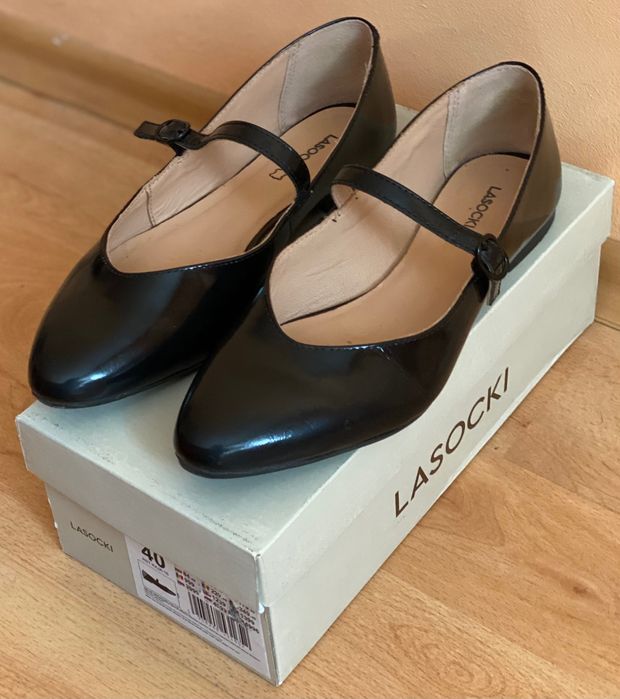 Дамски кожени обувки Lasocki 40