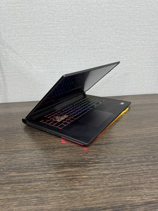 Asus ROG G713 Ryzen-5 (Аналог intel Core i7) RTX3050Ti 17.3 Дисплей!