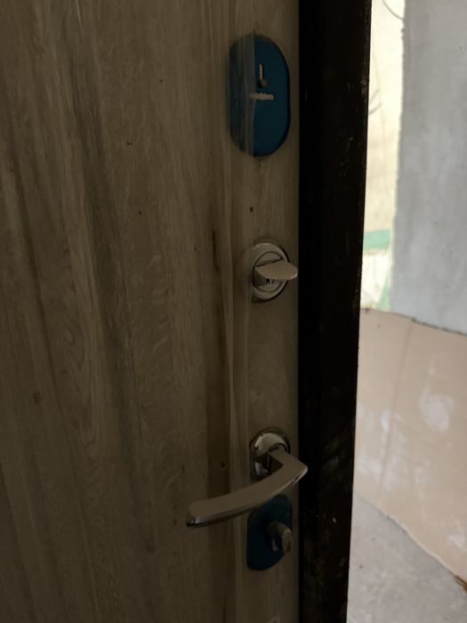 Продам дверь металлическую