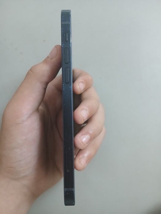 Vand iphone 12 pentru piese