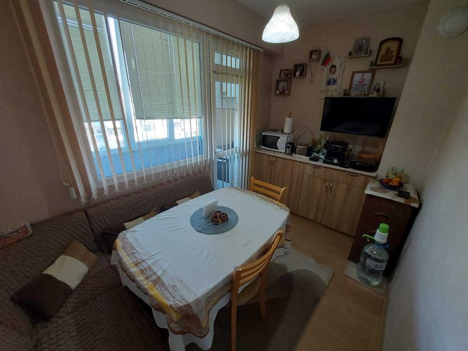 Продава се Двустаен апартамент в Търговище, Запад 2 - 65 кв.м за 1177 €/кв.м - Снимка #3