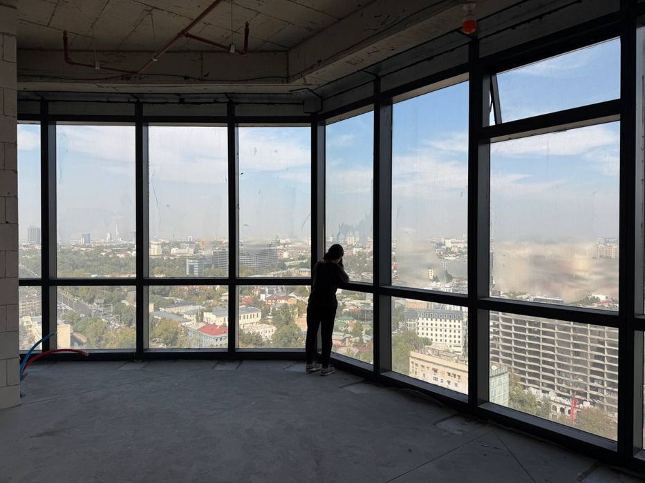 Продается ЖК Piramit Tower 2/19/45 59м2 угловой потолок 4метр