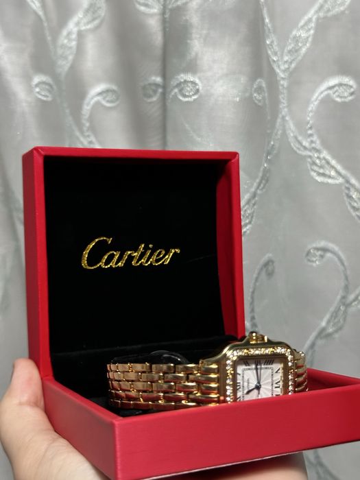 Женские часы Cartier